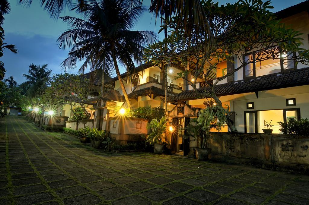 Dewi Sinta And Restaurant होटल