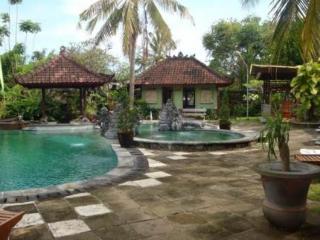 Dewi Sinta And Restaurant होटल