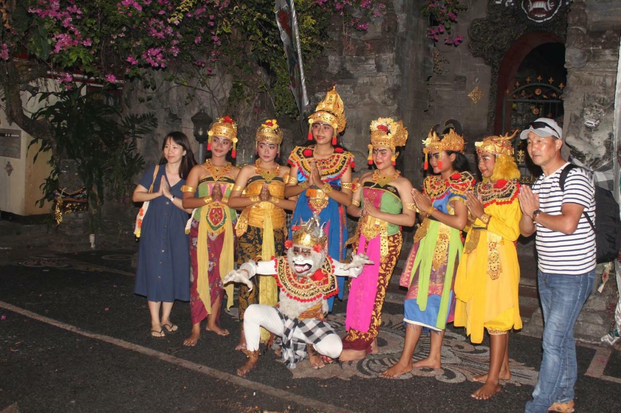 Dewi Sinta And Restaurant होटल 3*